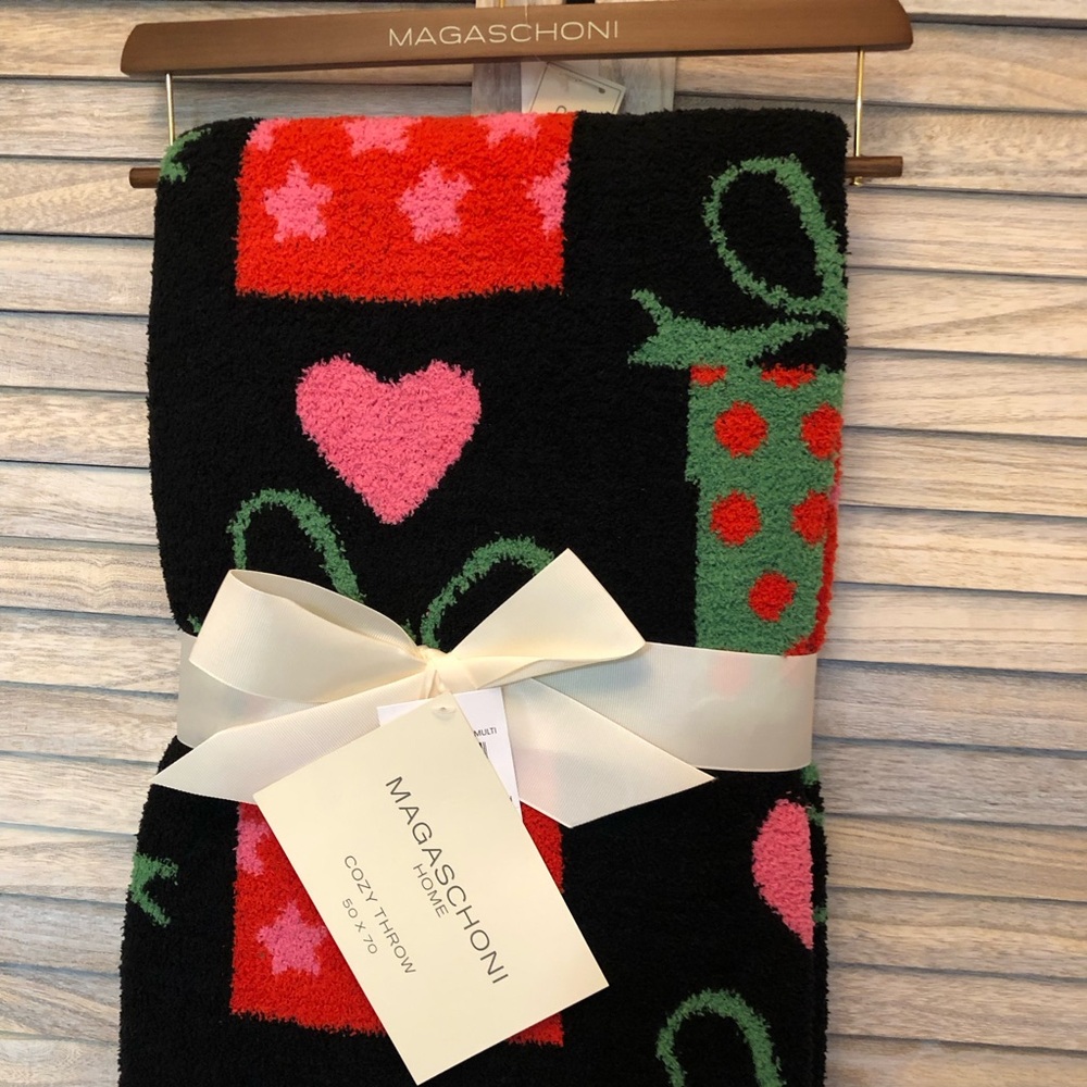 Magaschoni Holiday Blanket New